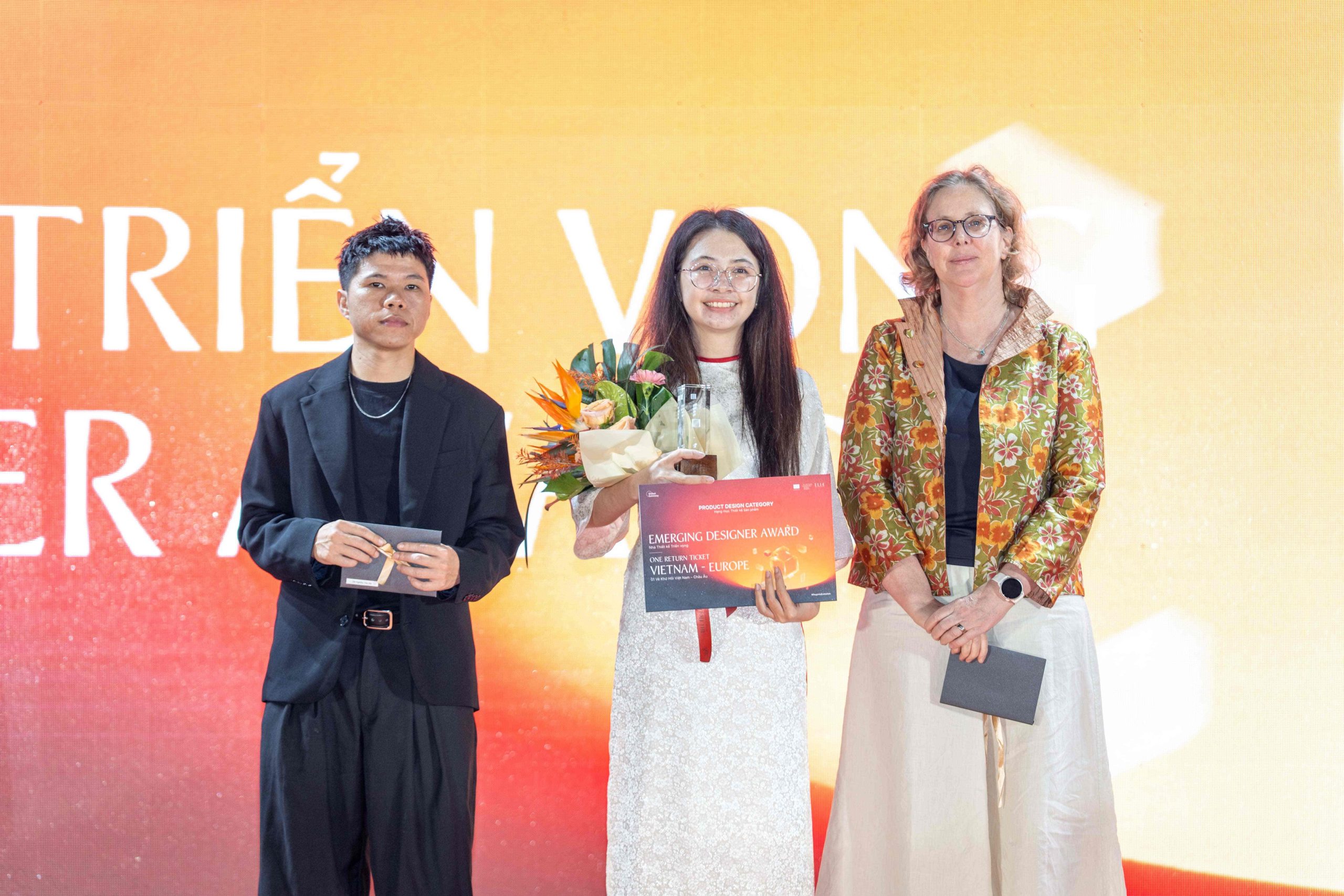 gs team bao bi lang gom bat trang trao giai thuong