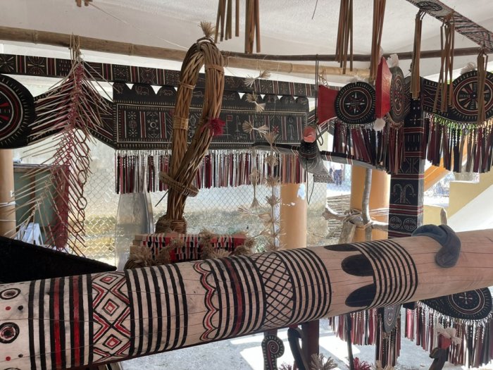 cay neu ngay tet bieu tuong tin nguong