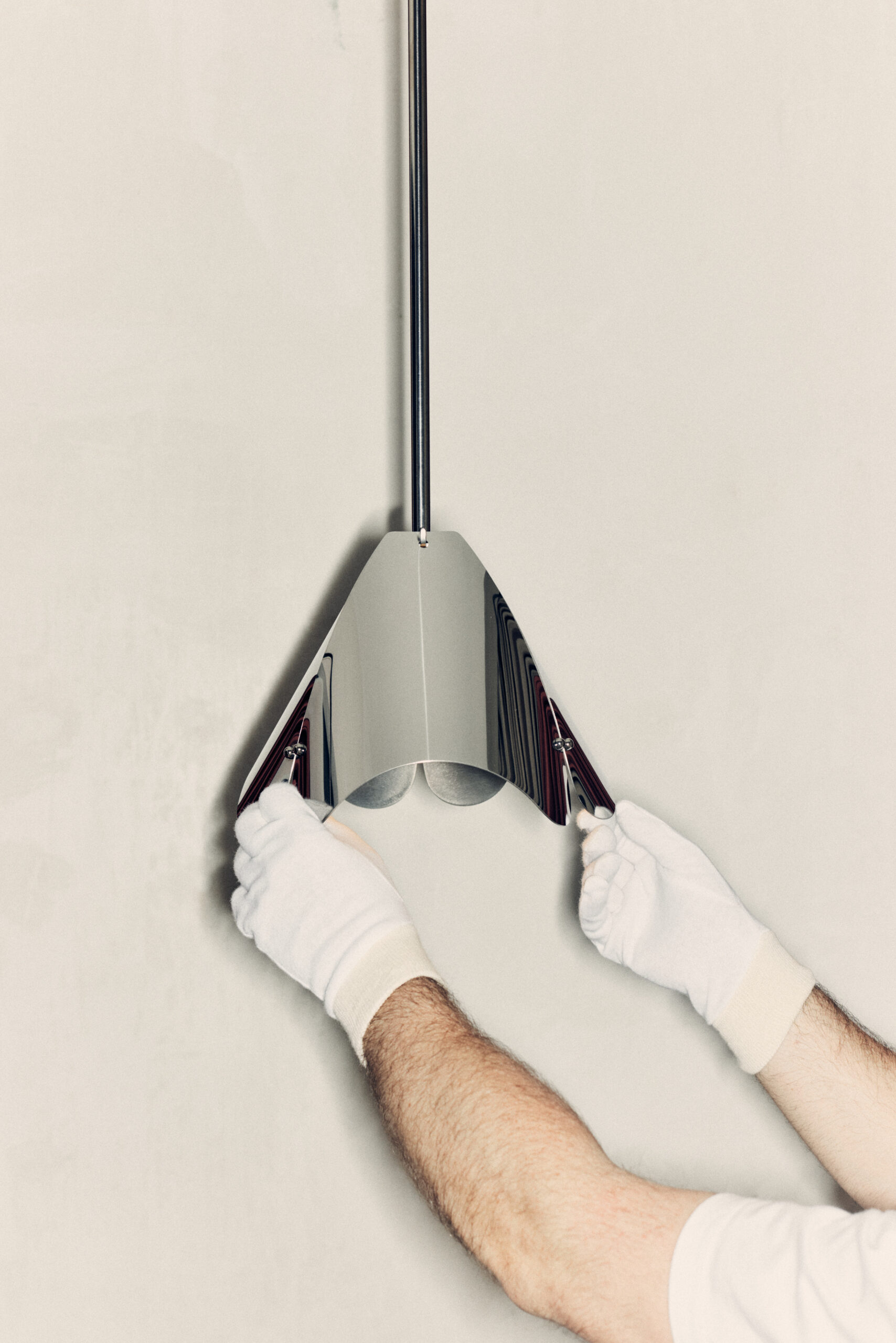 Wallace Ella Saddington Garniture den kim loai