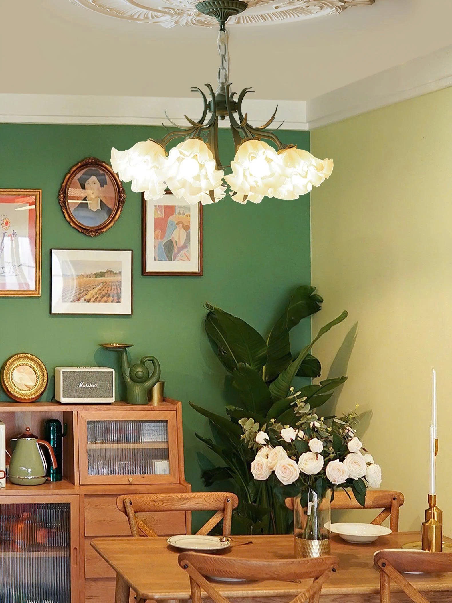 hoa linh lan Lily of the Valley Convallaria majalis return to happiness Our Lady’s Tears Victoire de Castellane Christian Dior