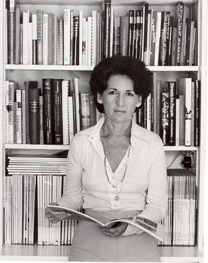 nha phe binh kien truc the new york times Ada Louise Huxtable