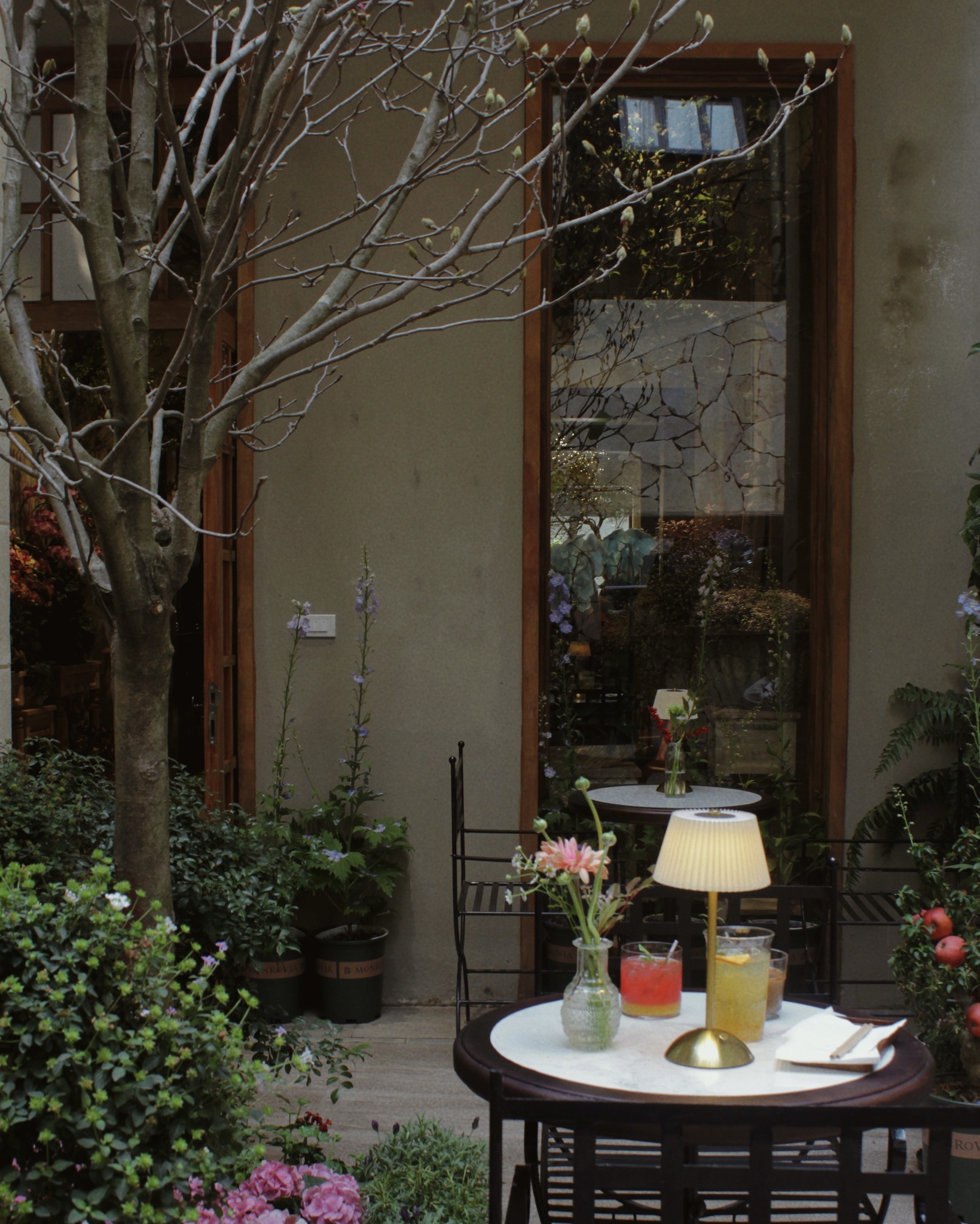 quan cafe ha noi pho co Everbloom Floral & Event Engels tiem ca phe thu bao nha kho thanh cong nghe artspace