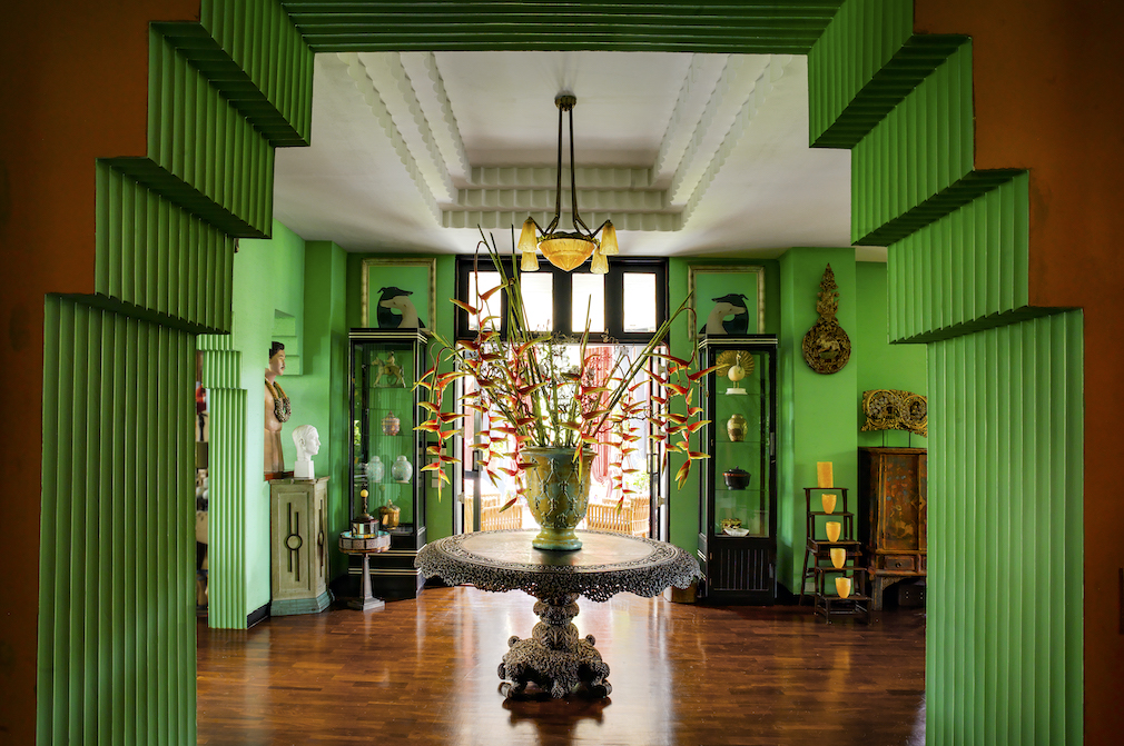 bill bensley bangkok tropical nhiet doi maximalism hanh lang