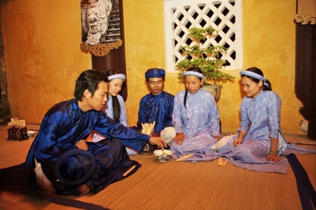 tro choi dan gian viet nam danh du dau vat danh quay nem con nhay sap o an quan xam huong bai choi