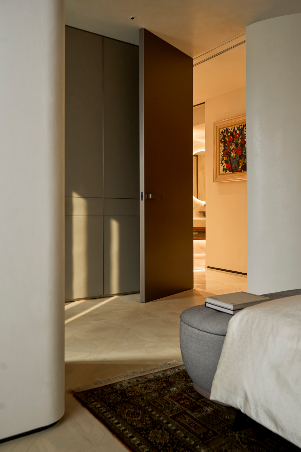 Can ho less is more chau tran noi that phong ngu