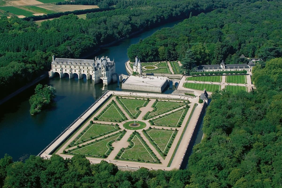 vuon phap French formal garden Jardin à la française André Le Nôtre Vaux-le-Vicomte