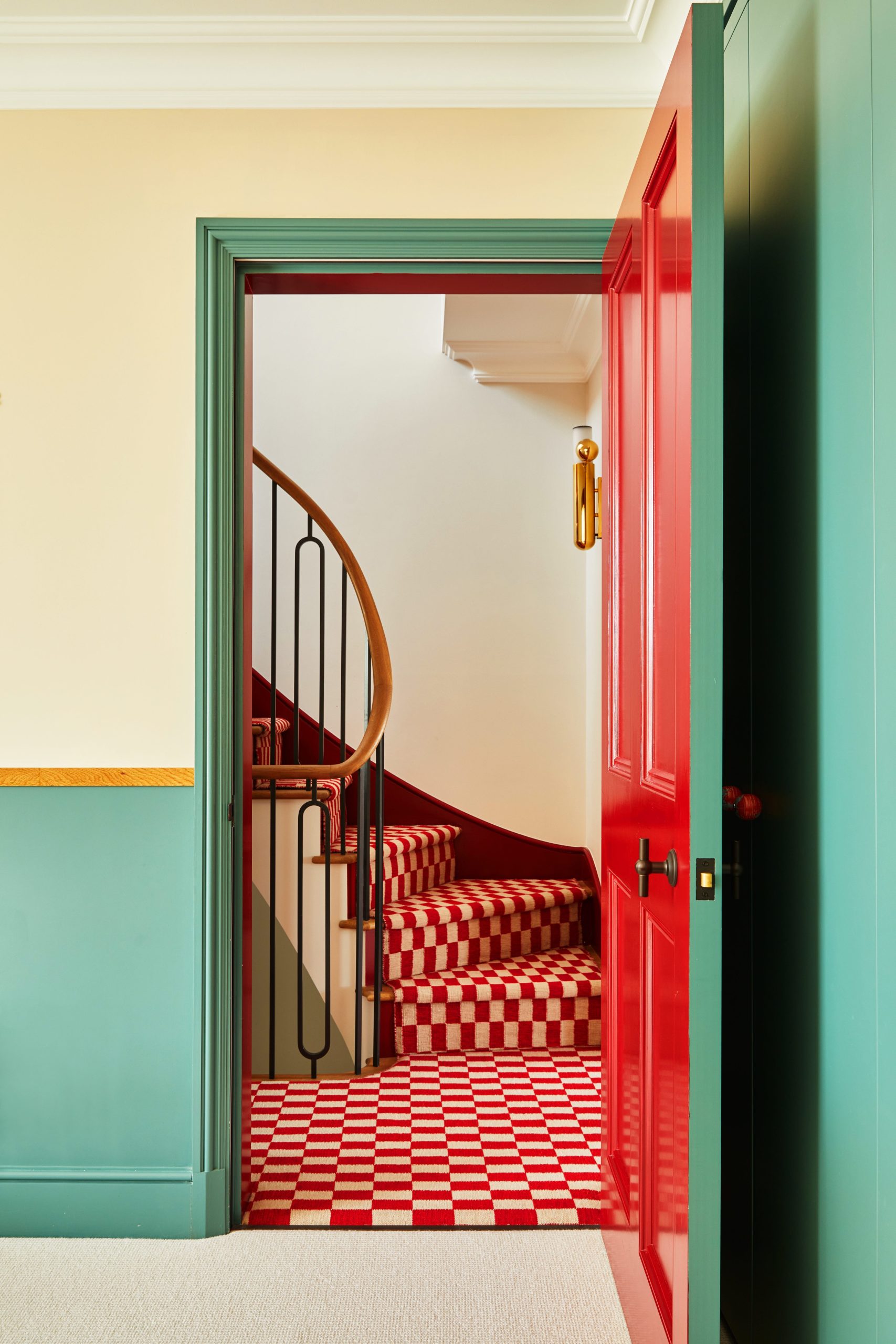 y tuong trang tri stair ideas