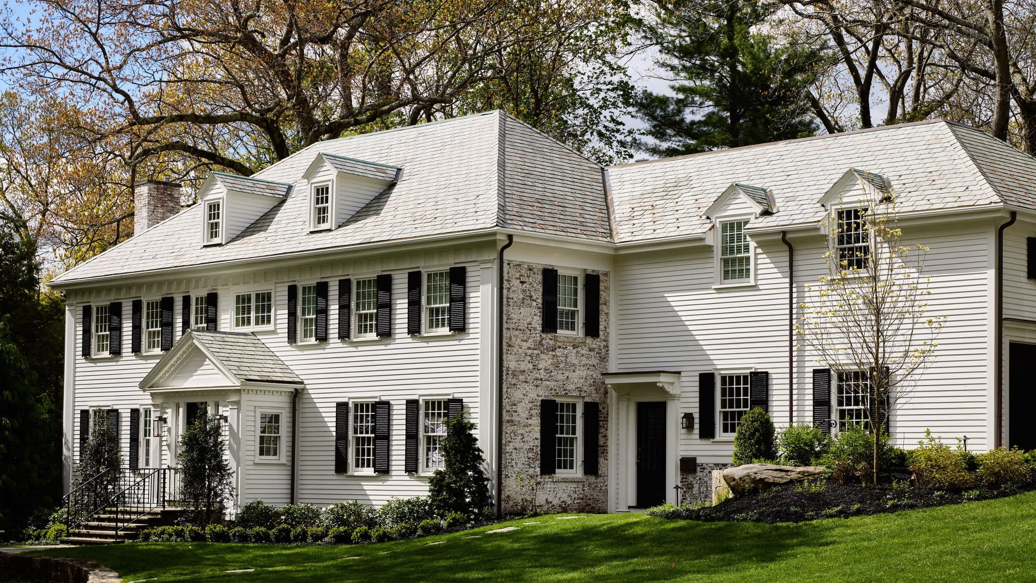 ngoi nha wellesley Massachusetts Federal Revival Royal Barry WillsKatie Rosenfeld