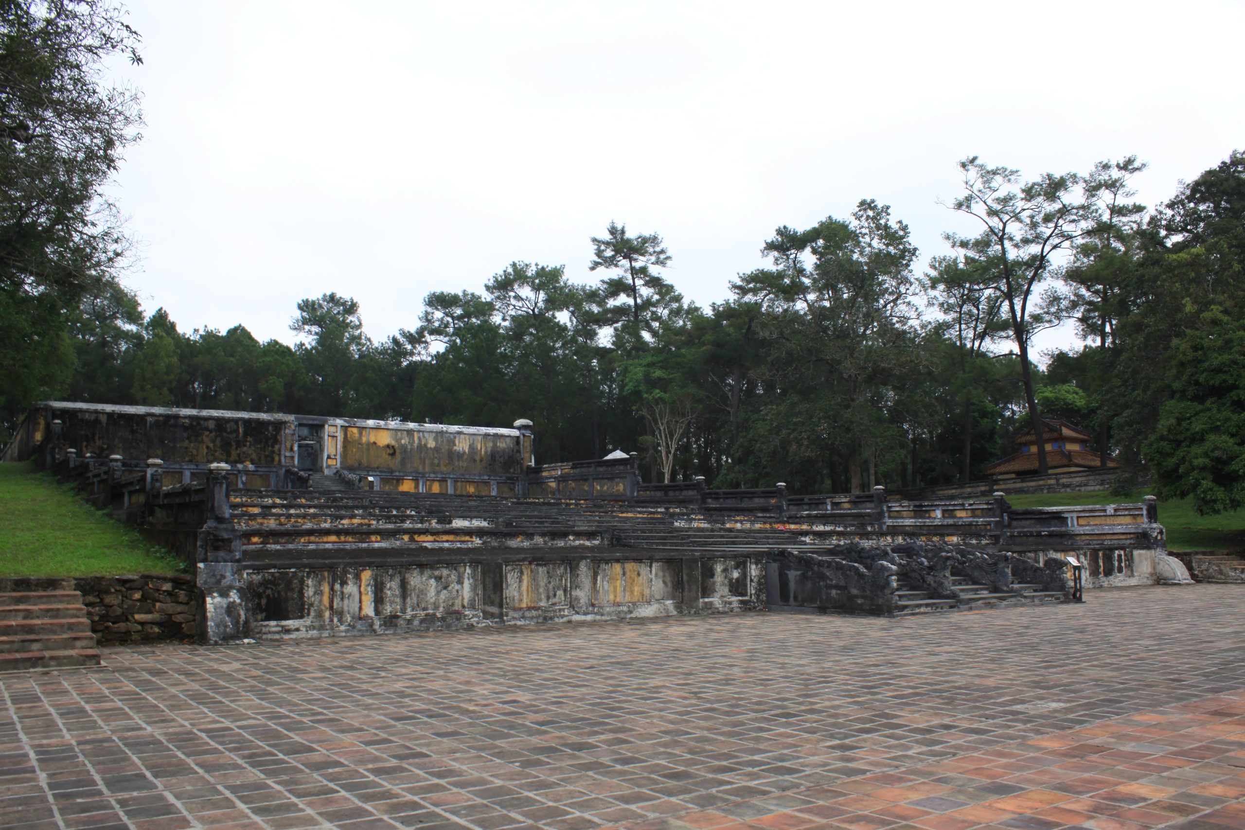 lang thien tho the to cao hoang de gia long thua thien cao hoang hau thuan thien cao hoang hau hoang de minh mang