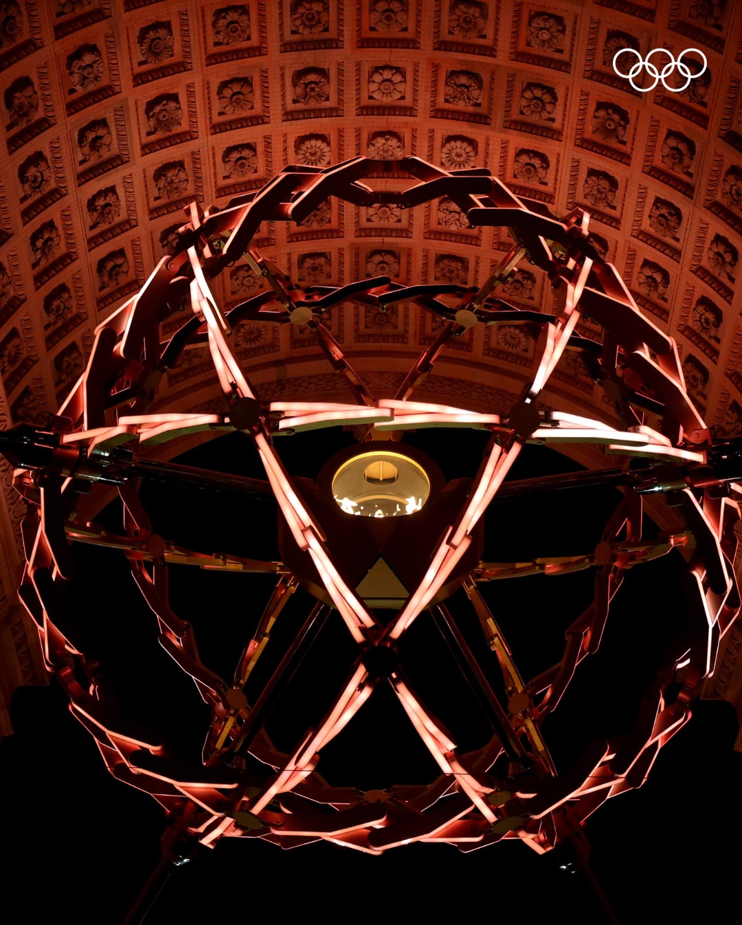 art poster official poster pictogram dai lua cauldron y milan Leonardo’s knots