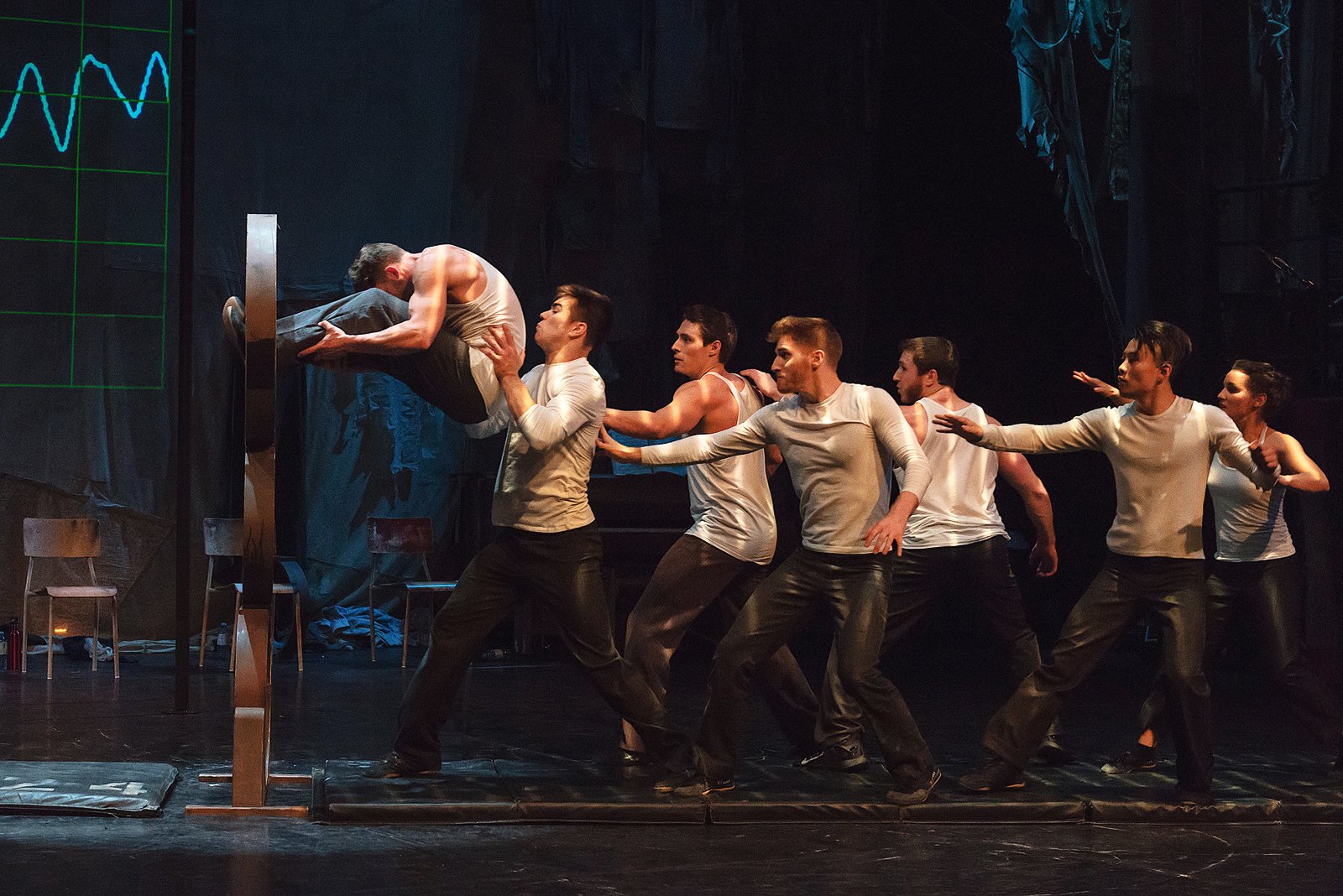 xiec duong dai Corteo Luzia Cirque du Soleil Le Rêve The Dream Franco Dragone Traces Les 7 Doigts de la Main Knitting Peace Cirkus Cirkör vung dat ky bi cong vien gia dinh lang toi my village lune production