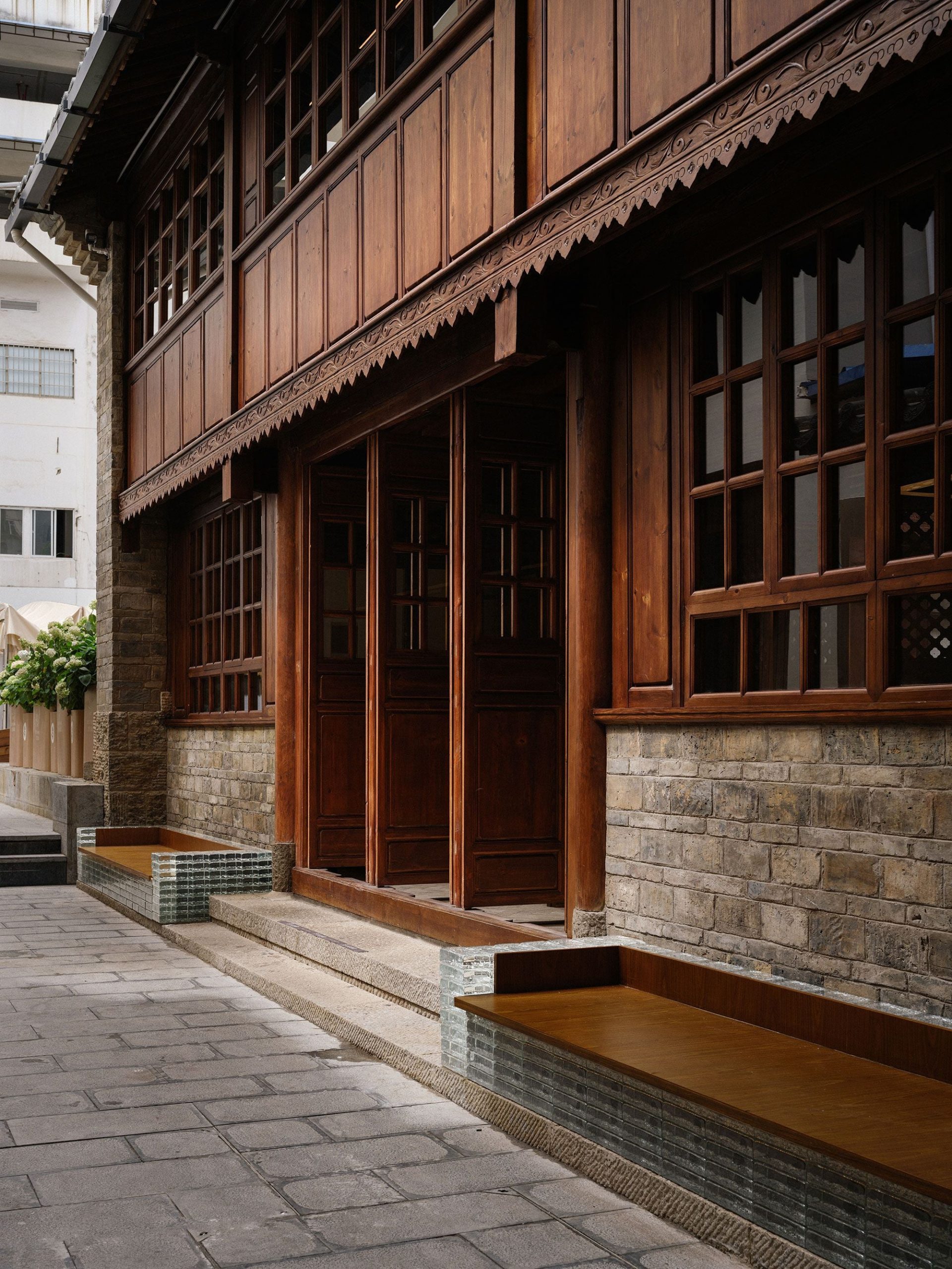 quan cafe daguan kien truc trung quoc tu hop vien cai tao