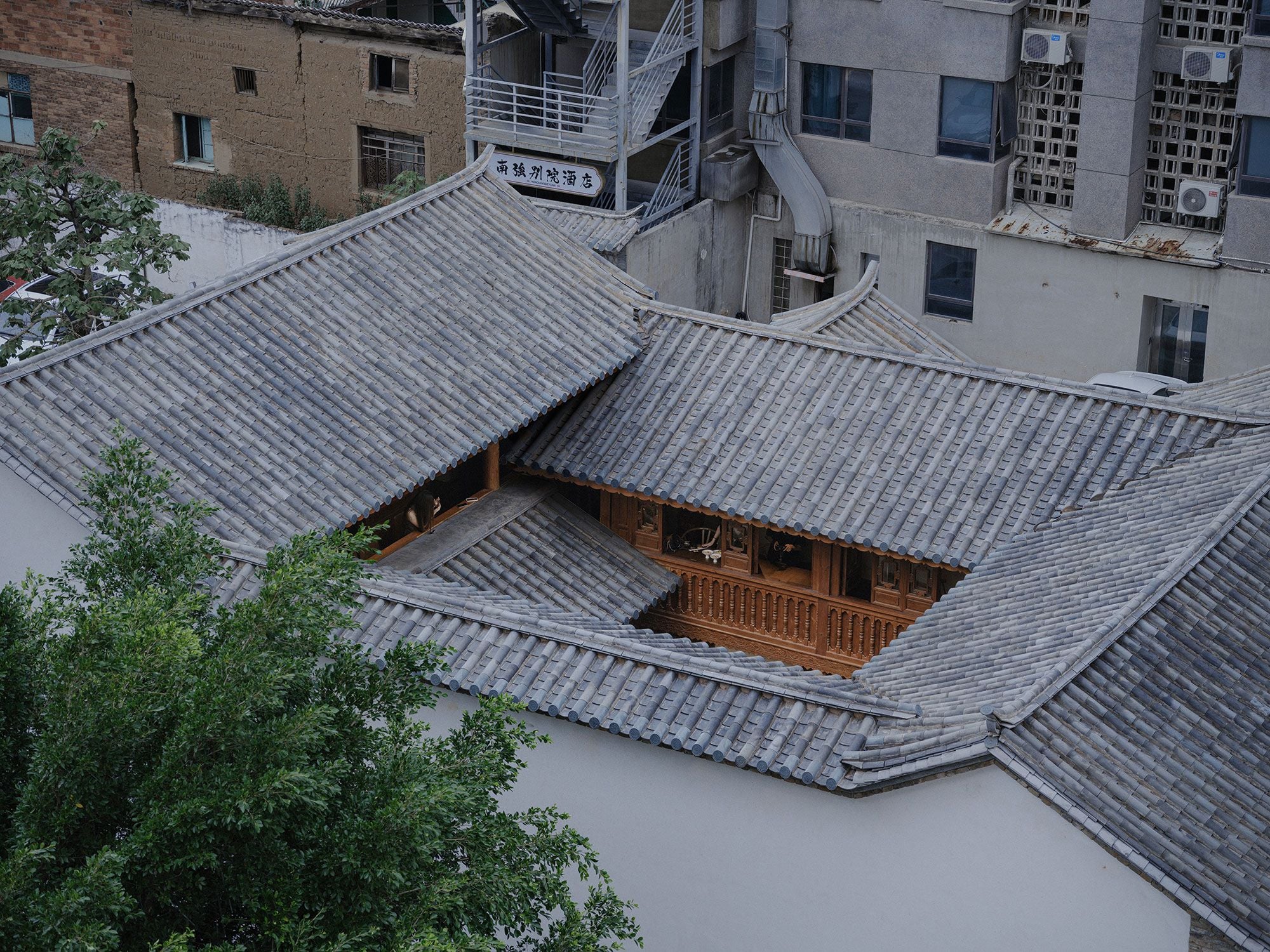 quan cafe daguan kien truc trung quoc tu hop vien cai tao