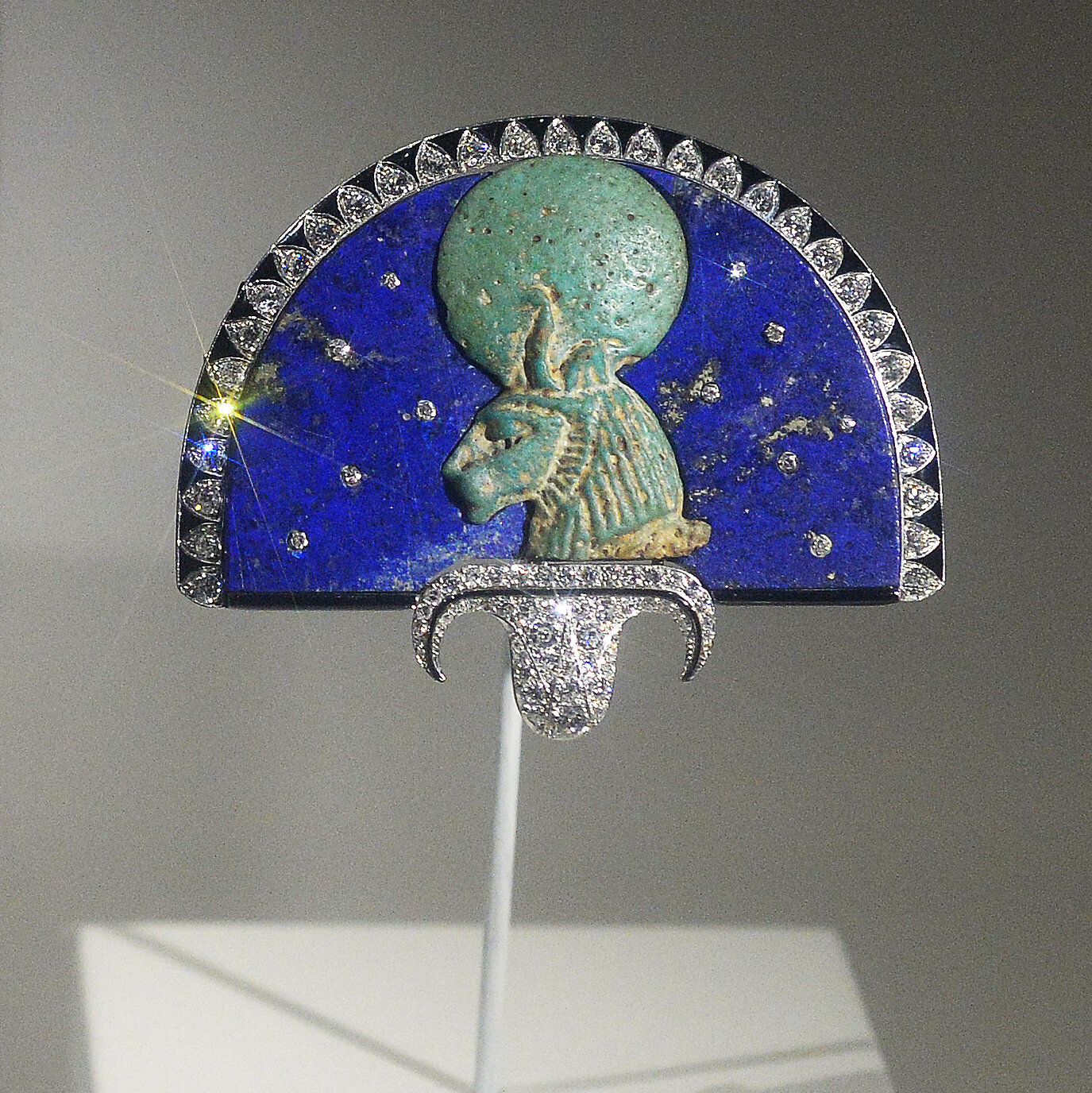 Egyptian Revival in Art Deco phong cach phuc hung ai cap