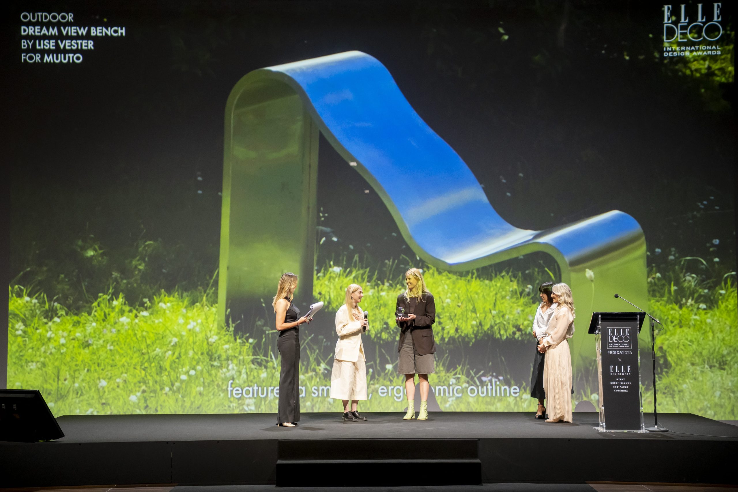 Outdoor Dream View Bench Lise Vester Muuto