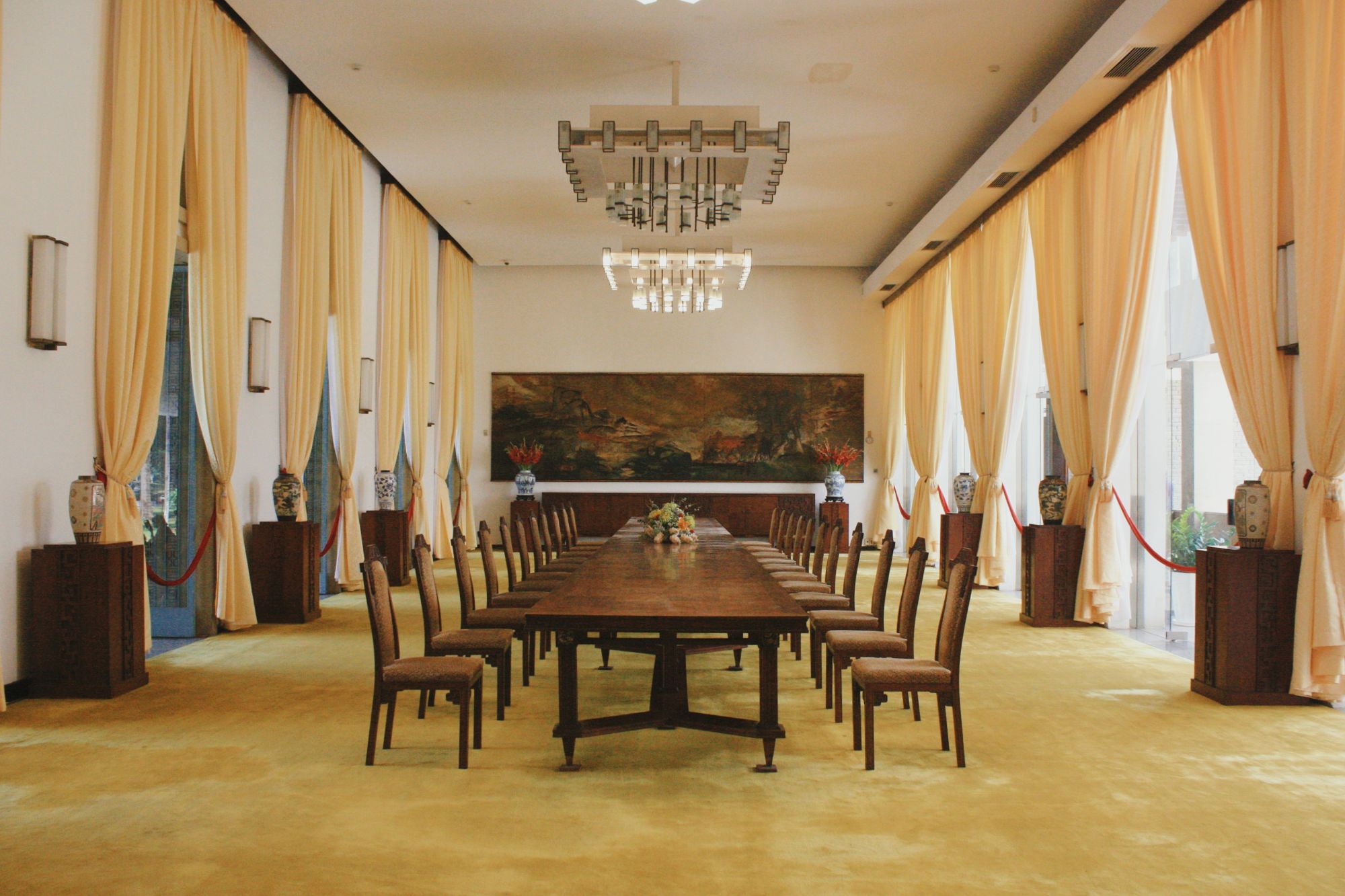 kien truc noi that dinh doc lap phong dai yen