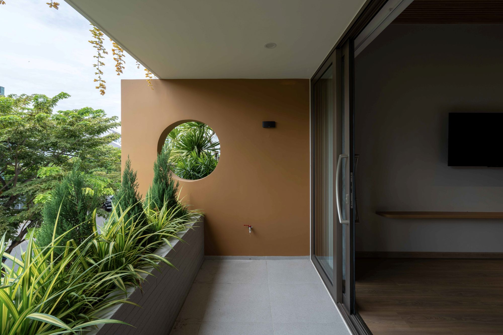 hoa xuan naqi partners san thuong balcony