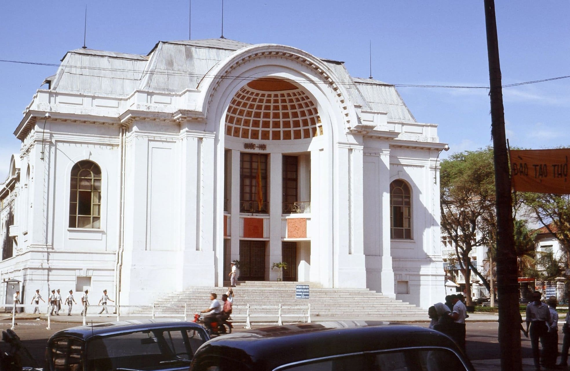 Nha hat phong cach phap Palais Garnier Paris Teatro Colón Buenos Aires Amazonas Manaus tphcm ha noi