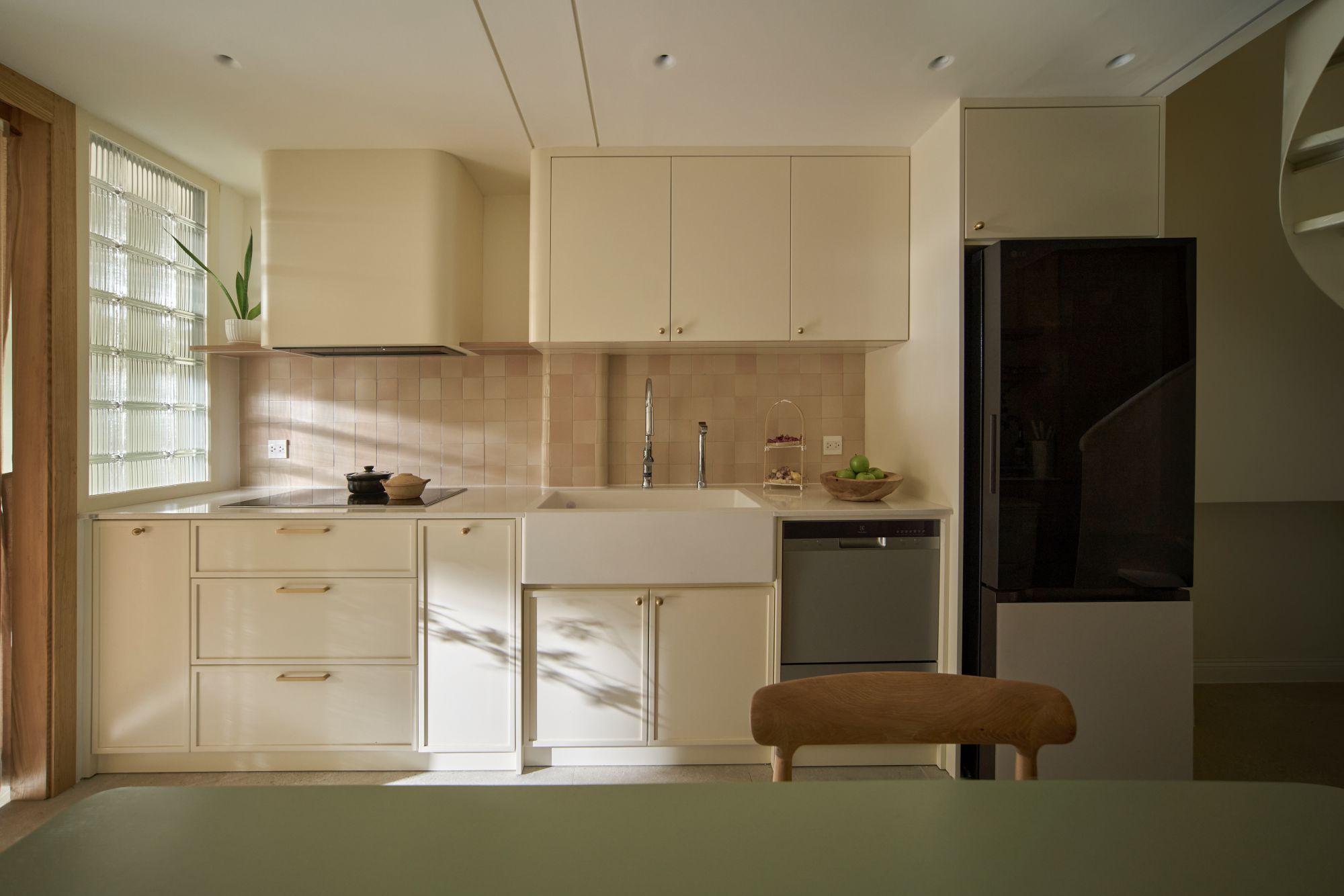 townhouse thanh thai vietline interior toi gian khong gian nho noi that nha bep