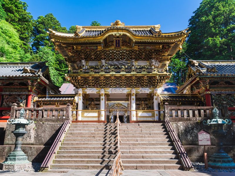 Quần thể đền Nikko Toshogu: Phía sau những phù điêu vàng son