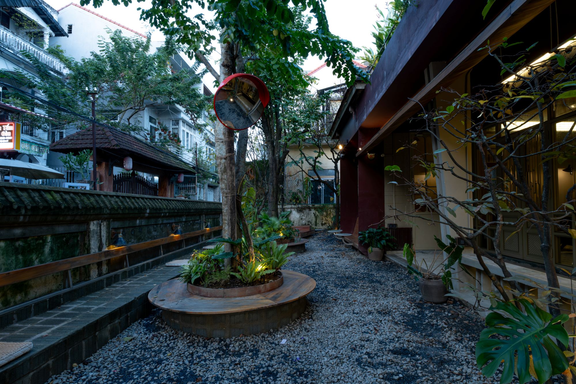quan cafe laph heritage hue cai tao nha co limdim house studio san vuon