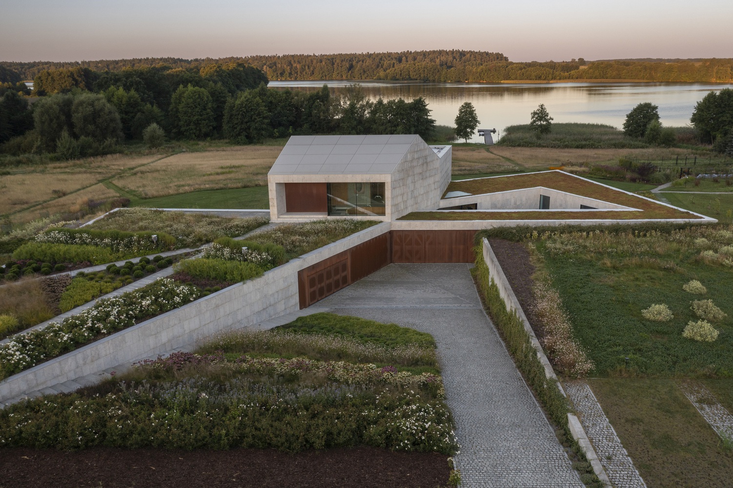 loop house Paweł Ulatowski kien truc