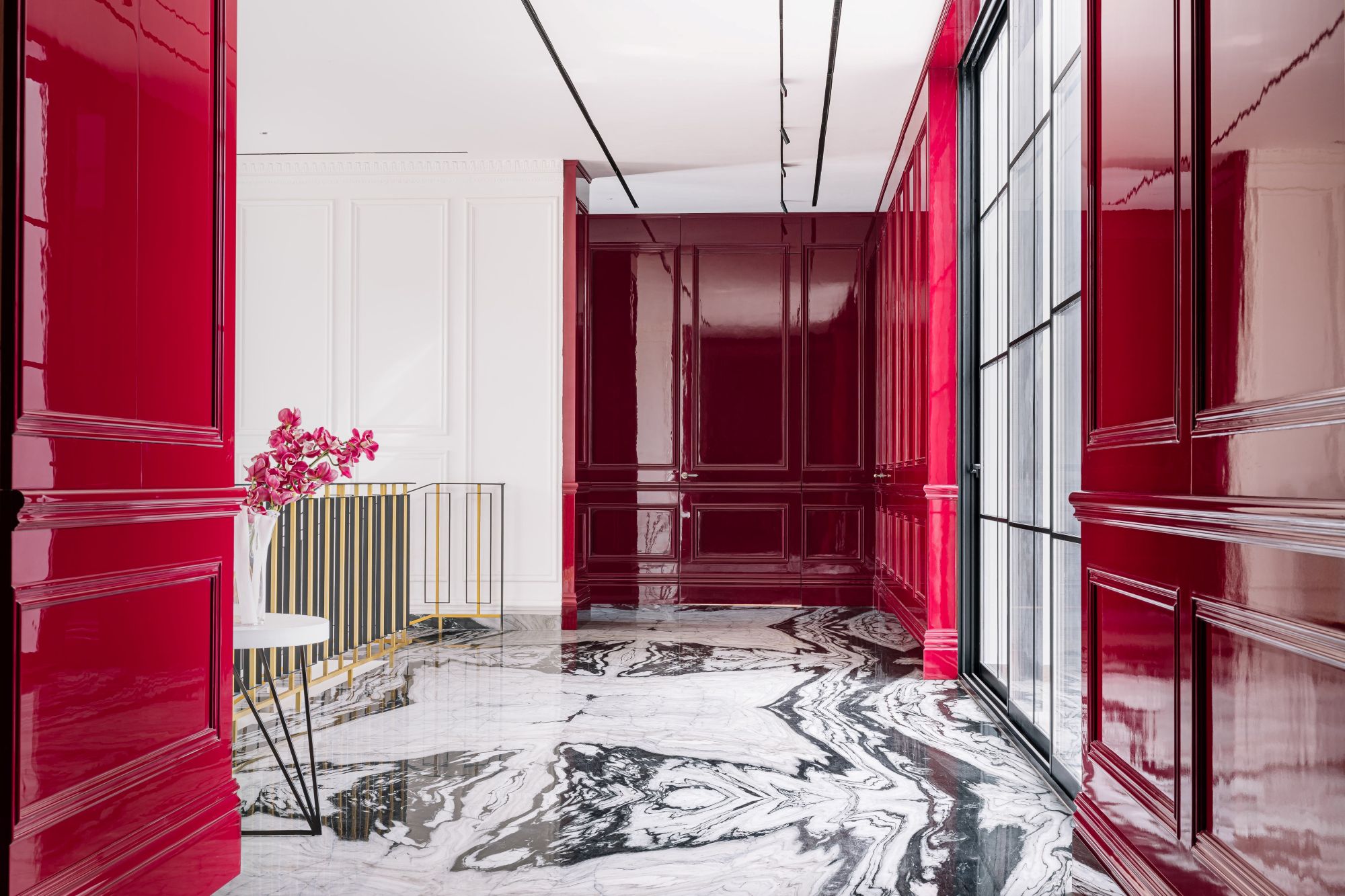noi that maximalism phong khach orchard house san da cam thach