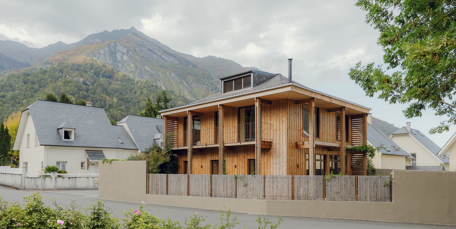 nha go Laruns Pyrenees Mesnil Architectures
