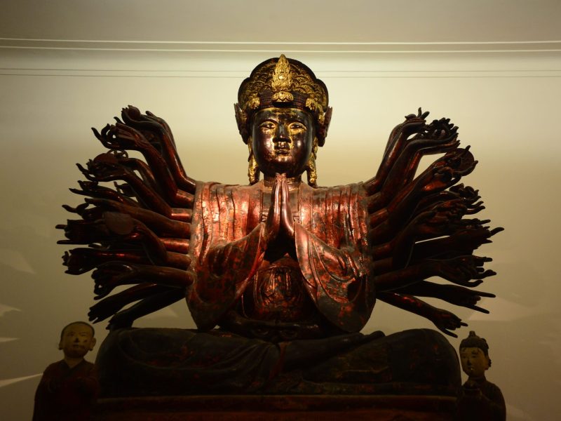 Nghệ thuật tượng thờ trong dân gian Việt