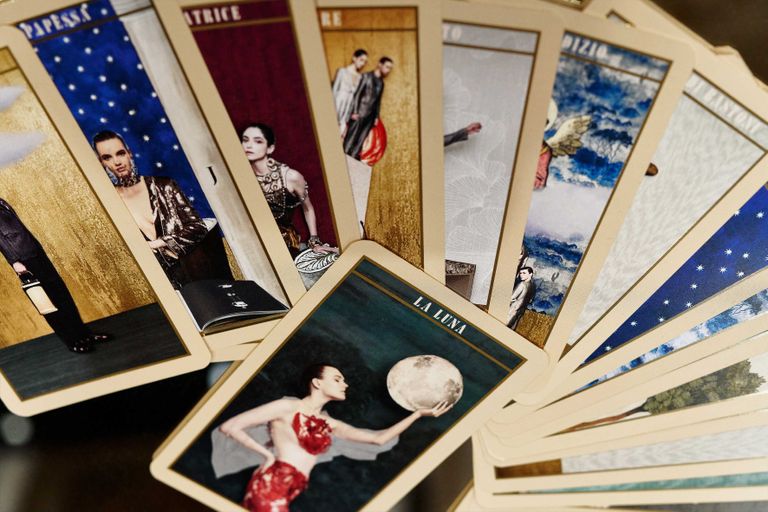 tarot nghe thuat thoi trang Major Arcana Minor Arcana wands cups swords pentacles